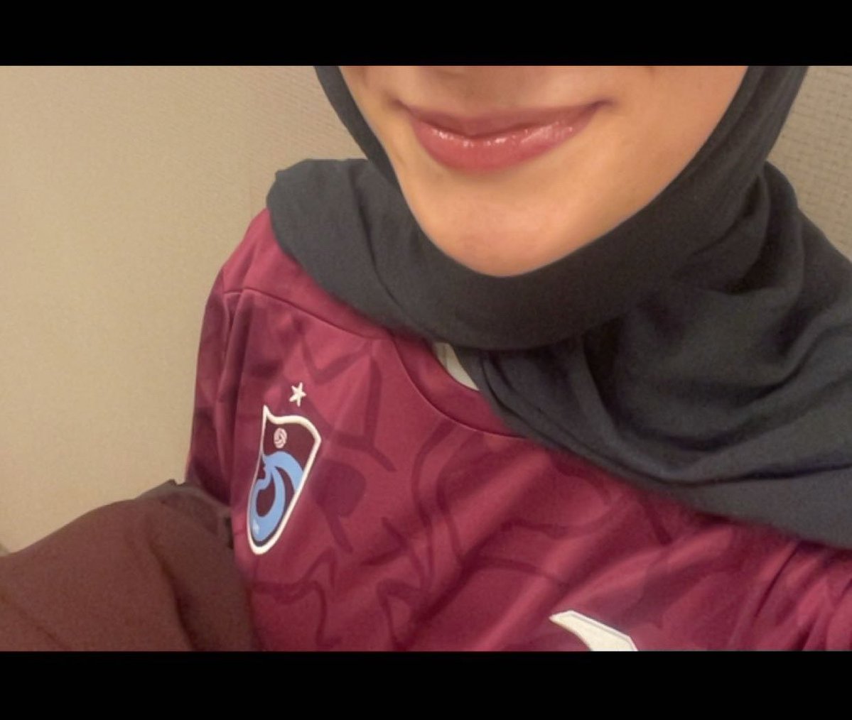 pullihamsi's tweet photo. Onun ve bu aldığı hediyenin kalbimi yakışı başka ༯ ༯ ༯ https://t.co/29v7cBoNZ8