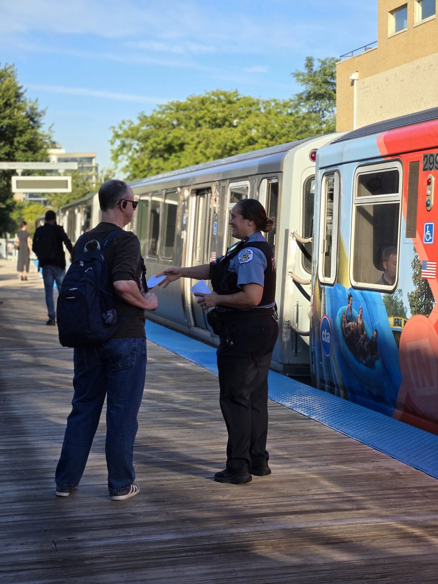 CPDTransit's tweet photo. Community engagement and cta safety flyer hand out at 95th red line platform https://t.co/UauRarszeM