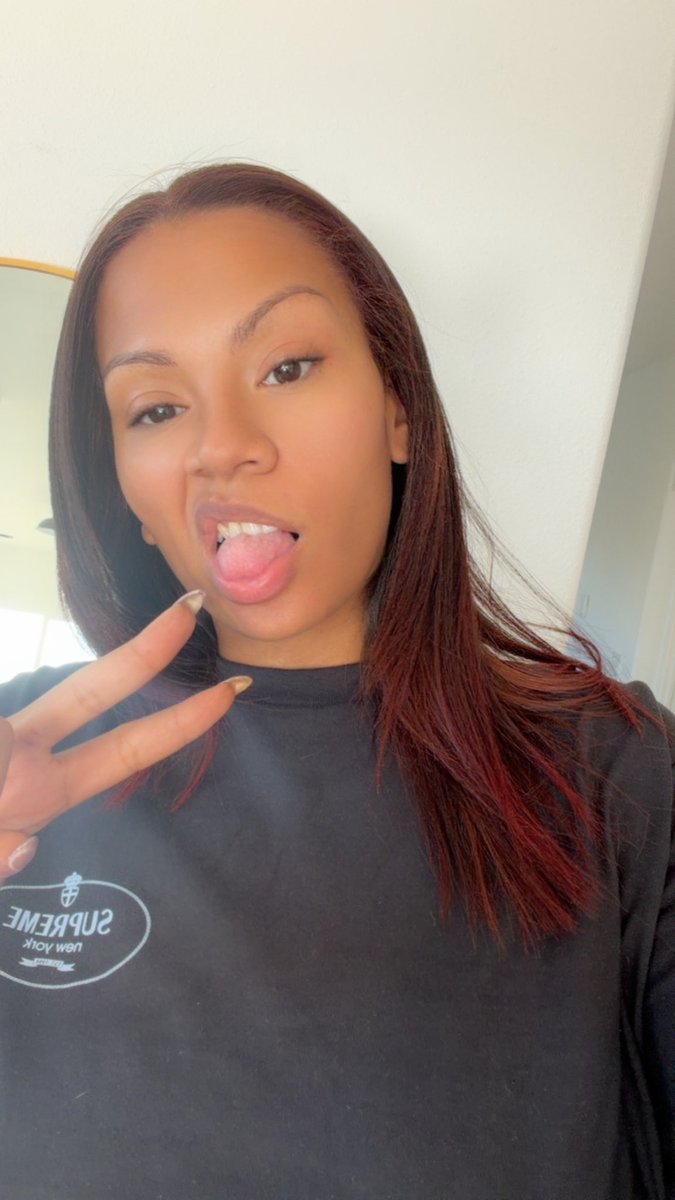PrettyWings1017's tweet photo. Hope you whores are having a great day 💋 https://t.co/edUy47YPLQ