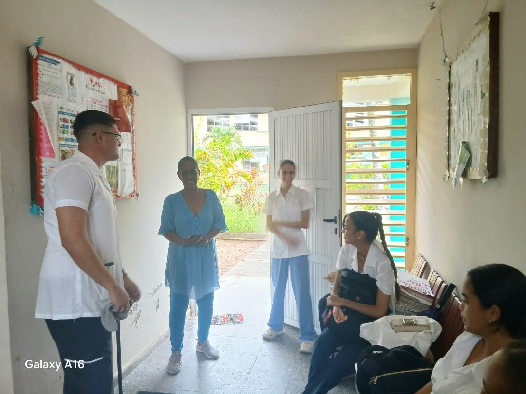 UcmMedicina's tweet photo. 5to Año de Medicina, Rotación, MGI Policlinico Hermanos Cruz
Se realizó la discusión de las 176 transformaciones económicas y sociales,donde los estudiantes en su mayoría manifiestan coincidir en cumplir con las acciones planteadas por el Gobierno y el PCC
#UCMPinar https://t.co/pbmUpSiKjD