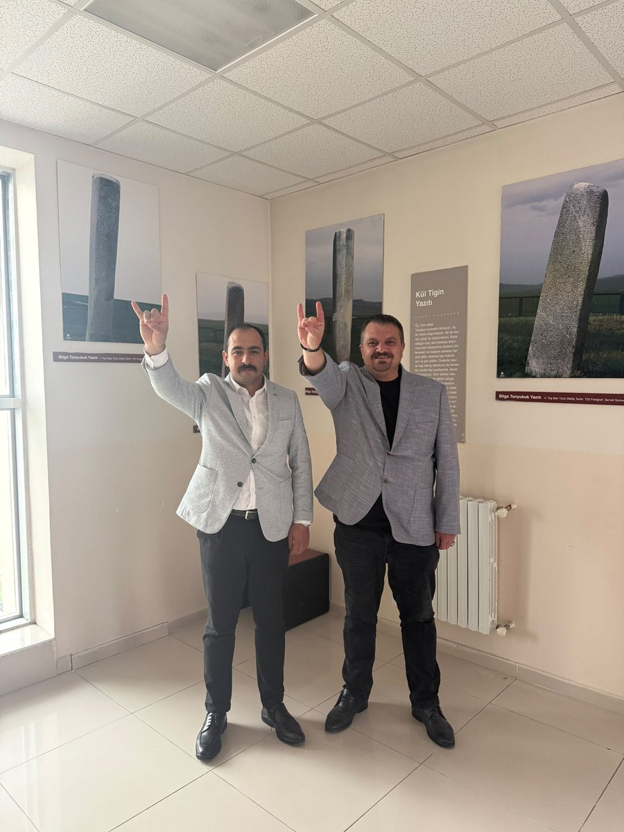svsulkuocaklari's tweet photo. İl Başkanımız Sn. Bahadır GÖKMEN, İl Başkan Yardımcımız Sn. Raif ÇOPUR ve İl Yönetimimiz Kıymetli Hocamız Prof. Dr. Selman ABLAK’ı ziyarette bulundular. Profesör ünvanı alan kıymetli hocamımız tebrik eder, akademik hayatında başarılarını dileriz. https://t.co/qbaxFbXll5