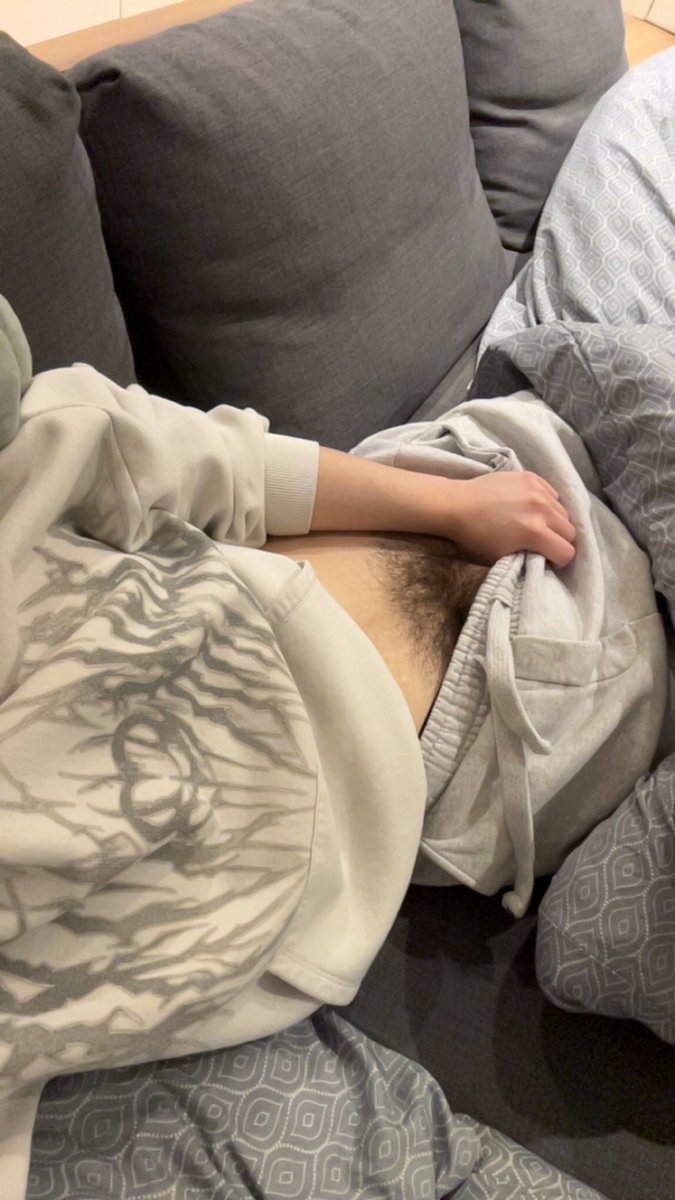 L_vd198's tweet photo. j’refais mon compte, abonnez vous pour le contenu à suivre 😁
#gooner #hairy https://t.co/UU8GNjQpwB