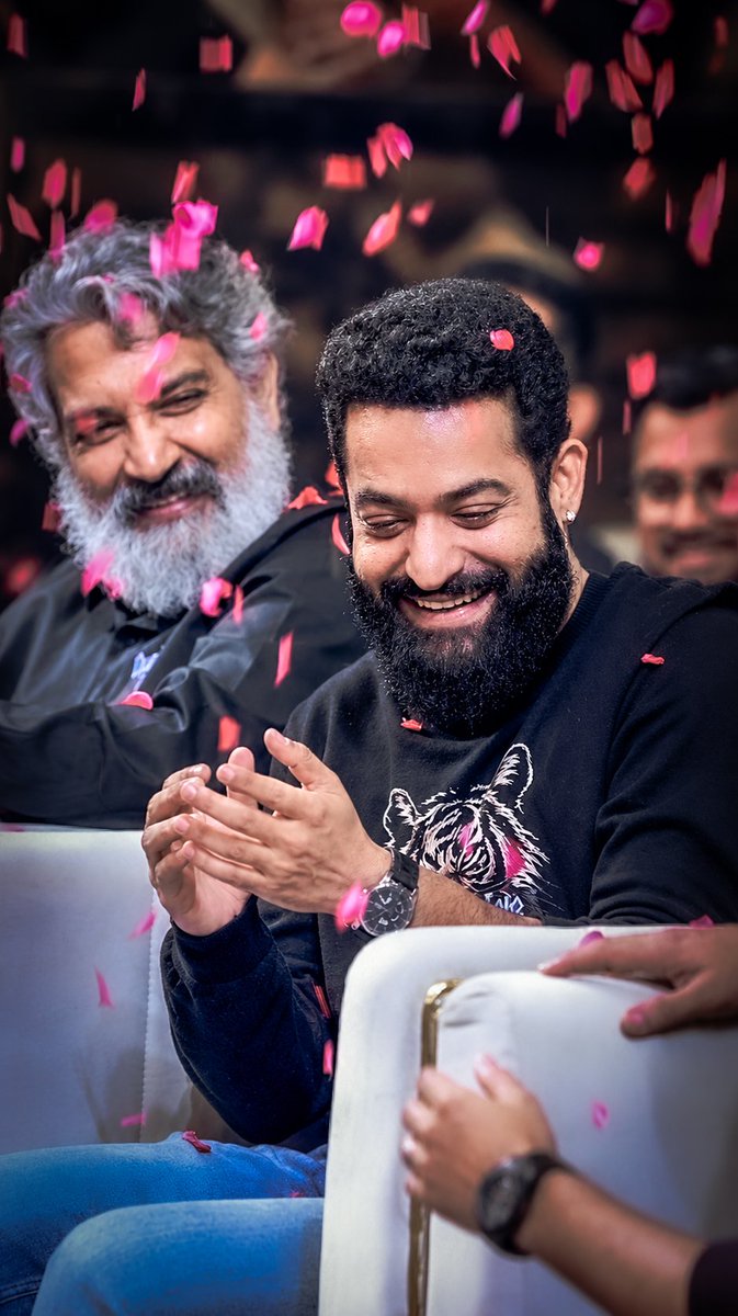Santhosh_4_NTR's tweet photo. Retouch Edits
Merisipothunnav anna @tarak9999 😻😘

#Dragon #ManOfMassesNTR https://t.co/4pw3YCTZPk