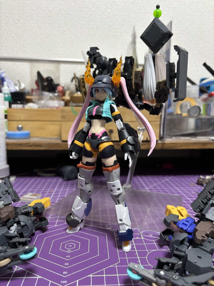 meizinka2's tweet photo. 今作ってる消防士っぽいイメージのシスター
nikhさんが新ムック本で作例やられてるライダーの子がめっちゃよかったのでパーツ構成を参考にアップデートしてみました！

#30MLで遊ぼう https://t.co/SptS4GdIYM
