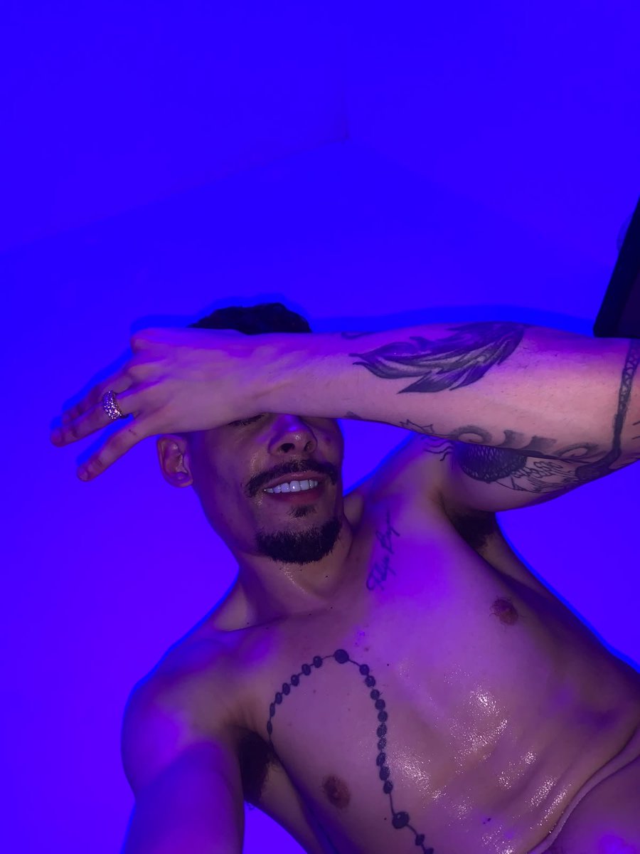KrigorSant89093's tweet photo. 🔥 Duas fotos, uma vibe que fala por si… 😈
Qual delas te deixou mais curioso? 👀💦
🔞 Conteúdo exclusivo para maiores.
      Posso postar o primeiro vídeo🫣?

https://t.co/qn7ApVNvbA
#privacy #viralboys #chudai
#+18 https://t.co/bayB3eDqY0