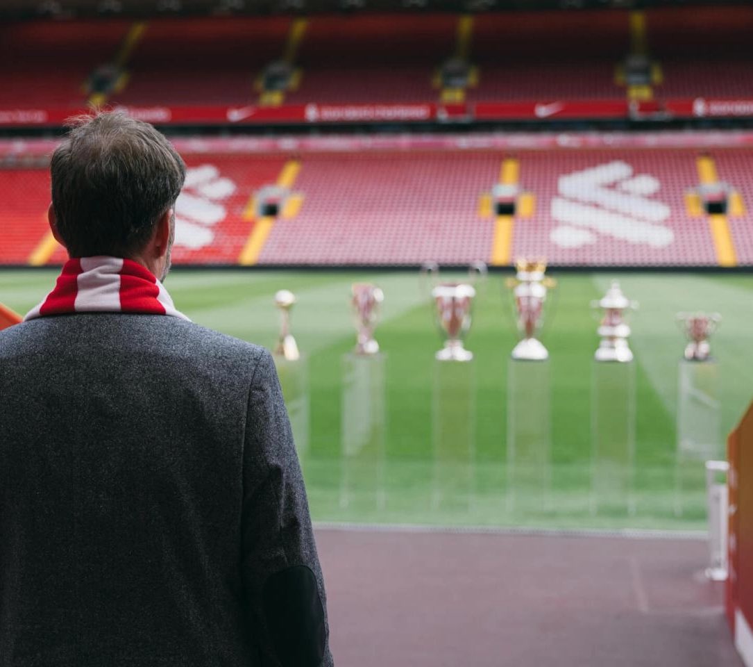 SamueILFC's tweet photo. First Premier League title in 30 Years.
First Champions League in 14 Years.
First FA Cup in 16 Years.
First Super Cup in 14 Years.
First Carabao Cup in 10 Years, 2 Years later
First Ever Club World Cup in our history.

All in City’s cheating era.

Thank you, Jurgen Klopp. ❤️ https://t.co/DDCNCsp4r6