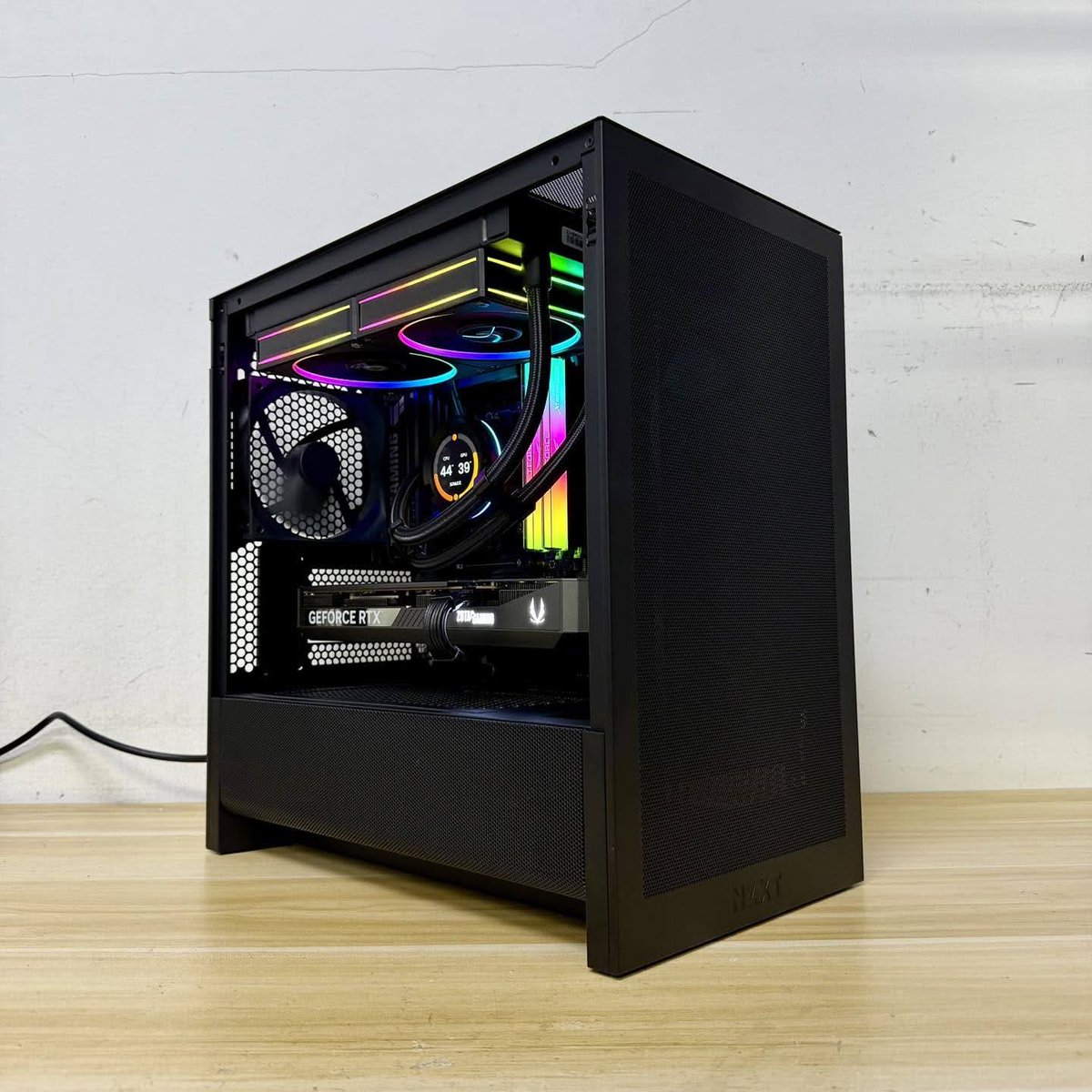 ZOTAC_USA's tweet photo. Fully geared and ready to set out on a new adventure! ft. ZOTAC GAMING GeForce RTX 5070 Ti Solid Core OC.
π· IG: mrit_pc
#RTX5070TI #RTX50 #GamingPC #PCBuild #Tech #GPU #PCHardware #PCComponents https://t.co/oYqg5yOQNW