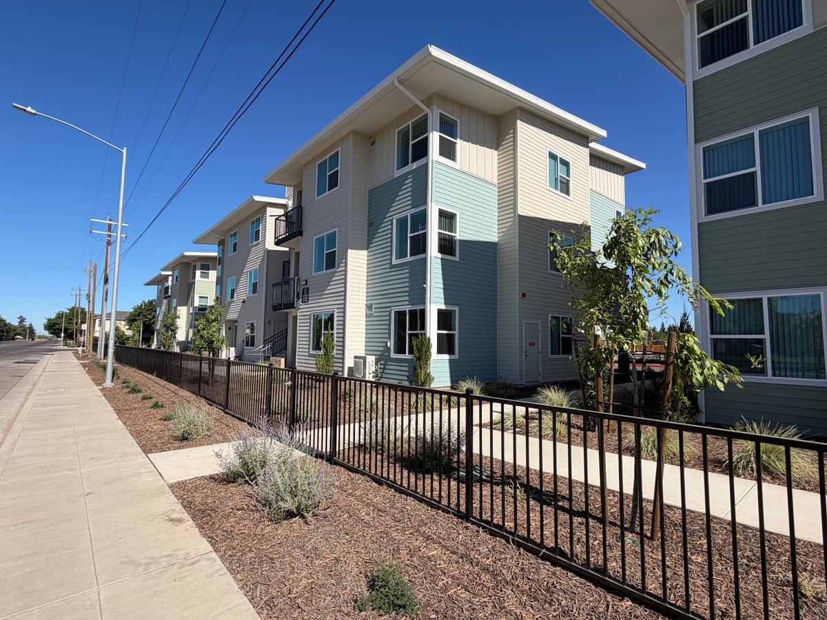California_HCD's tweet photo. Developed by Self Help Enterprises, Maple Meadows I delivers 80 affordable homes with supportive services for families with low incomes, including 20 homes reserved for residents with extremely low incomes—bringing critical housing opportunities to Madera County. #HousingForAll #WhereFoundationsBegin