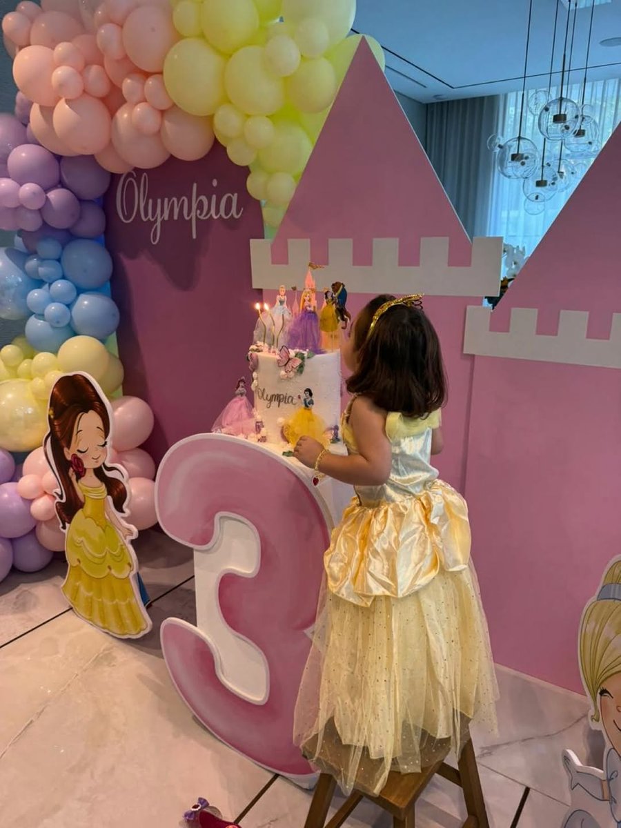 drocruzsan's tweet photo. ¡Felices 3, Olympia! ¡Esta pequeñita es menuda!! Peke, te adoramos y te queremos ❤️🎂 https://t.co/AWqtwg7Quk