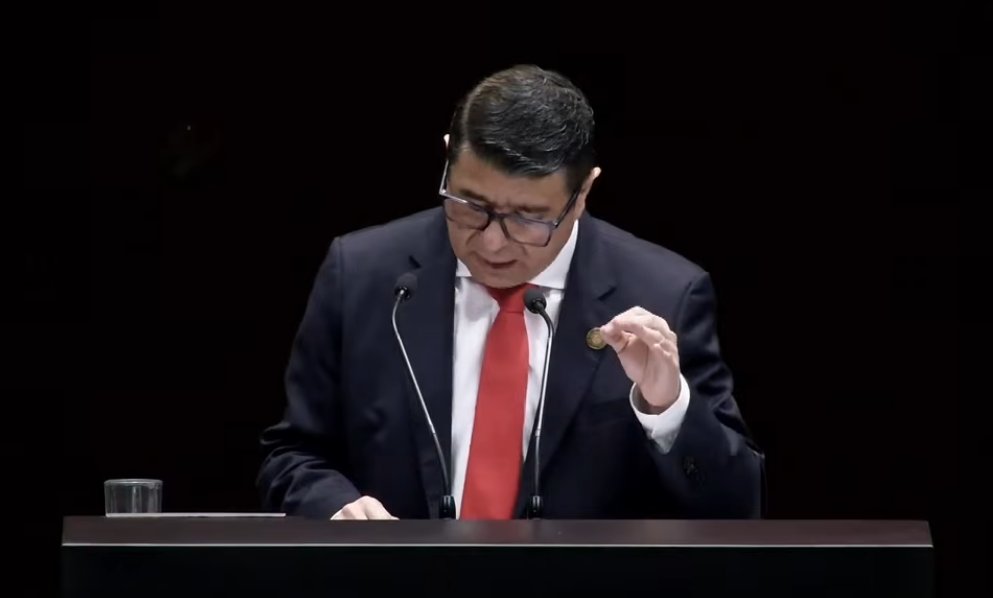 UnamCaahya's tweet photo. Se escribe con letras de oro la leyenda «475 Años de la Universidad de México (1551-2026)» 
Sigue la Sesión Solemne
https://t.co/65EJXv0Jyo https://t.co/wGV4kjdnJd