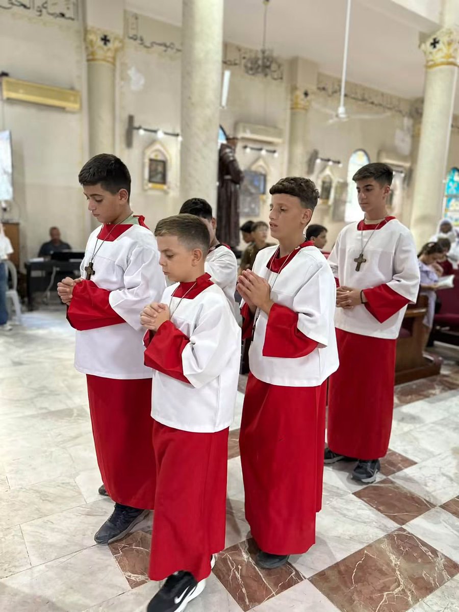 PGabRomanelli's tweet photo. Hoy celebramos a San Miguel, San Gabriel y San Rafael, y nos encomendamos a su poderosa intercesión.

San Miguel, defiéndenos del mal.
San Gabriel, fortalece nuestra fe y esperanza.
San Rafael, acompaña y protege a los enfermos y a nuestras familias.

Santos Arcángeles, protejan a la comunidad cristiana de Gaza, cuiden a sus niños y familias y rueguen por la paz.