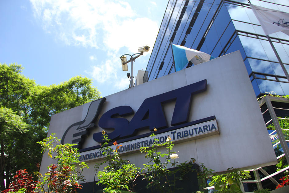 Alertan sobre presunta vulneración de datos de contribuyentes en la SAT