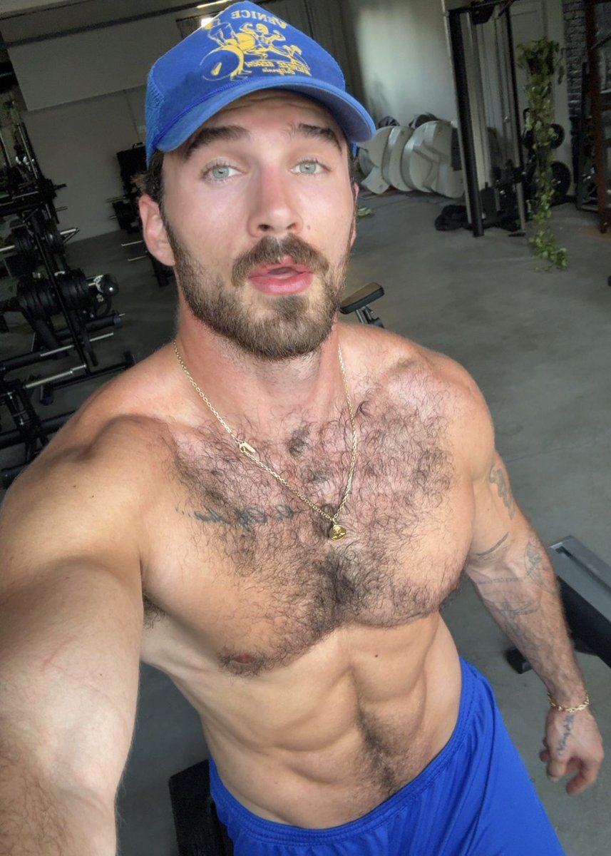 EgoWithBenefits's tweet photo. Peekaboo. https://t.co/JU1SHouLTb