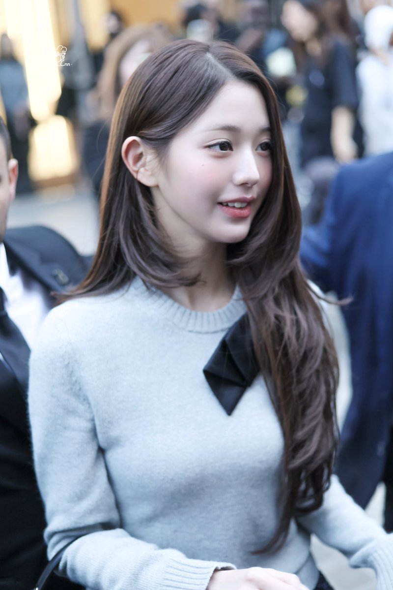 Daisy_Lnn's tweet photo. 26.09.29 

#장원영 #JANGWONYOUNG #WONYOUNG #ParisBoundWonyoung
#DiorSS27 @Dior https://t.co/gk7y7xZzEn