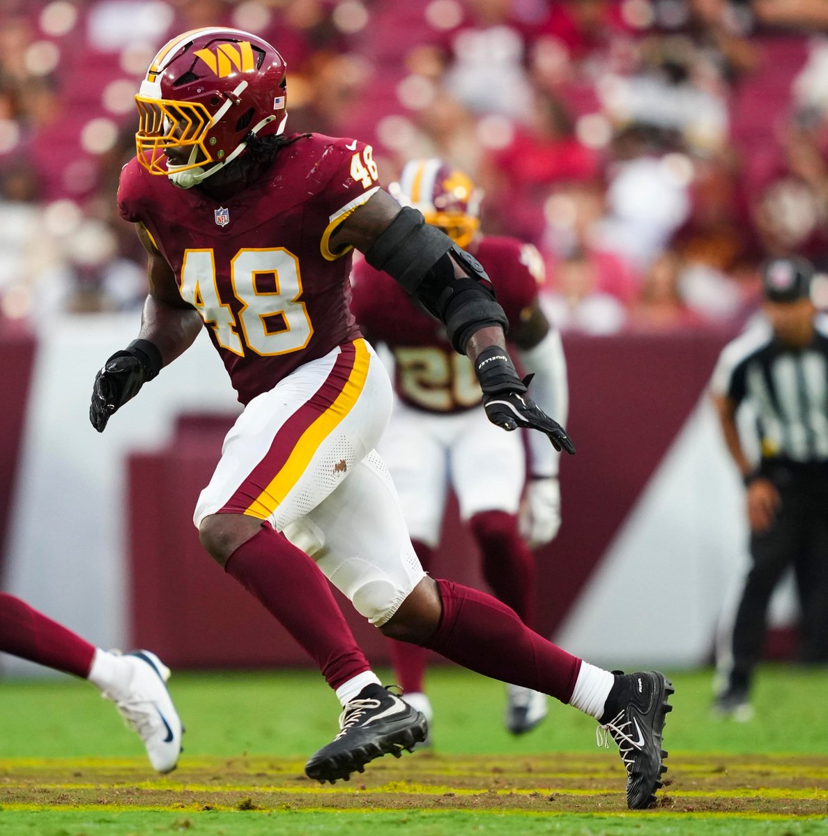SleeperWSH's tweet photo. #Commanders LB Joshua Josephs Week 3 vs. Seahawks:

4 TKL | 1 TFL | 2 STOPS

Emmanuel Wilson ran 9 times for 14 yards, and Josephs was in on 3 of those tackles for a combined 4 yards. Two of them went for a loss or a 1-yard gain. The rookie 5th-rounder played 23% of the defensive snaps. I want to see more of him.

#RaiseHail