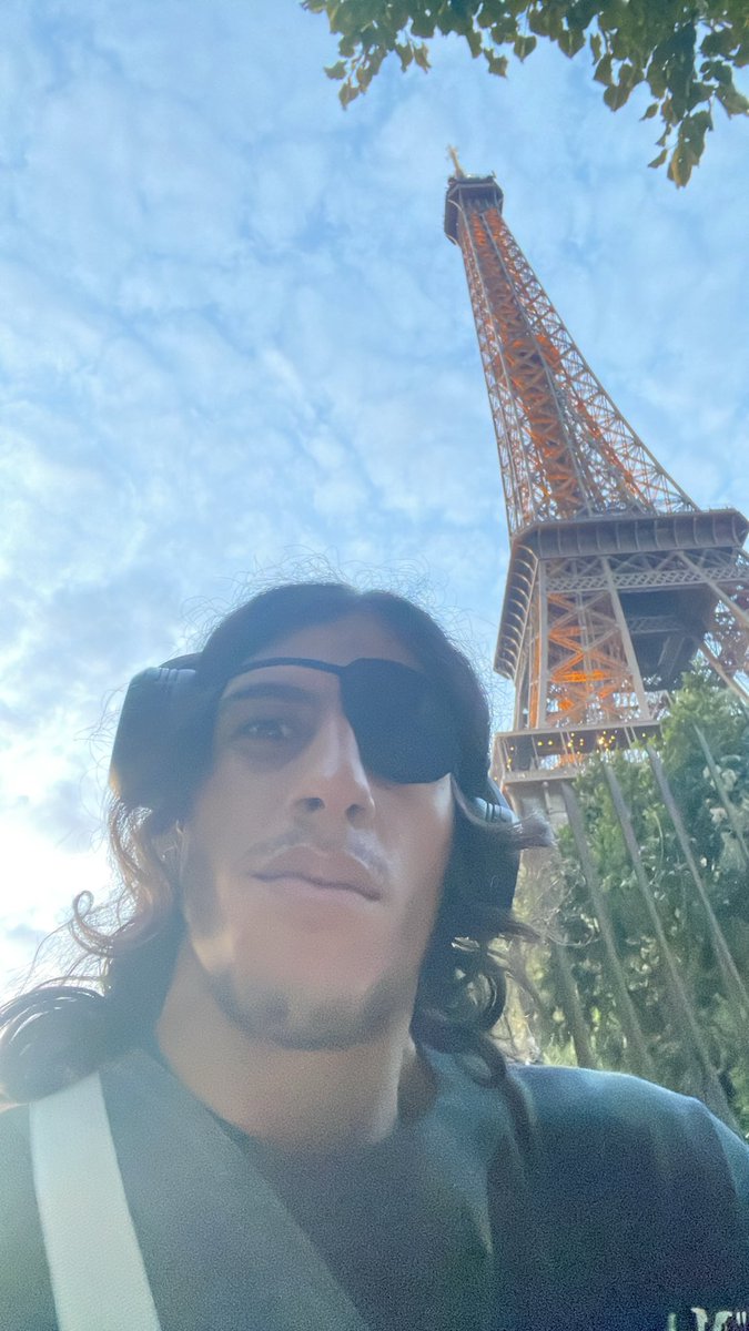 MetalGear3arbi's tweet photo. Je suis Big Boss, et tu l’es aussi https://t.co/lg3p5KwBsc