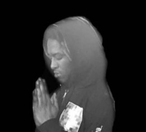 UtdTeekay's tweet photo. @Lolaschanne Niggas robbing my gaff https://t.co/BmeldAqOj3
