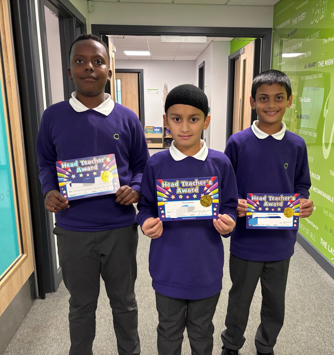 olive_bolton's tweet photo. Spotted! Some amazing #Year4 #RoleModels who spent their entire playtime choosing to care for and tidy up our playground! #WeAreStar #Service #Teamwork #Ambition #Respect #Caring #Citizens #Selfless https://t.co/baLeBg2hHd