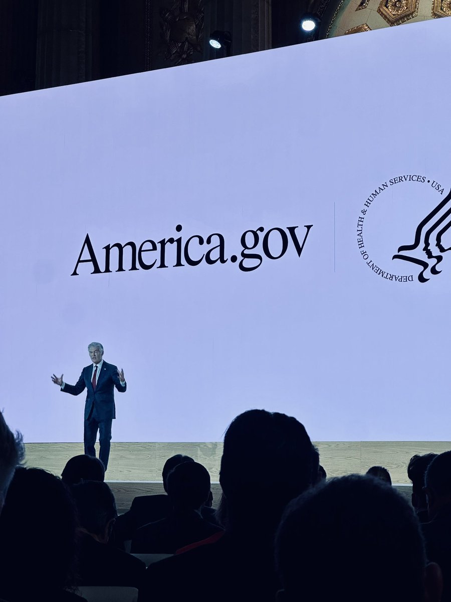 soleio's tweet photo. Silicon Valley meets Washington DC.

Americans everywhere will benefit enormously from the work @ndstudio unveiled today with https://t.co/vMkKHPu8nc 

Very proud and impressed with the leadership of @jgebbia as our nation’s first CDO. Executing on this vision is no small feat. https://t.co/ZHLYqQVUCU