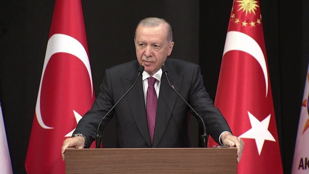 AdemAldemir33's tweet photo. 📍 AK Parti Genel Merkez

Genel Başkanımız ve Cumhurbaşkanımız Sayın Recep Tayyip Erdoğan’ın başkanlığında gerçekleştirilen 182. Genişletilmiş İl Başkanları Toplantısı’na, İl Kadın Kolları Başkanımız Sayın Hülya Ekin ve İl Gençlik Kolları Başkanımız Sayın Ahmet Karagöz ile birlikte katılım sağladık.

@RTErdogan@Akparti