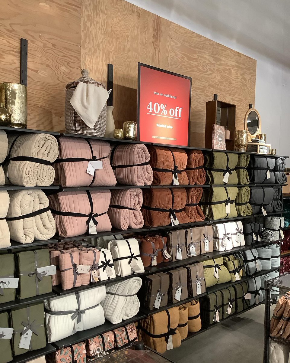 AnnetteHalmbjys's tweet photo. All your fall bedding essentials are 40% off! https://t.co/Qw8fvDlOge