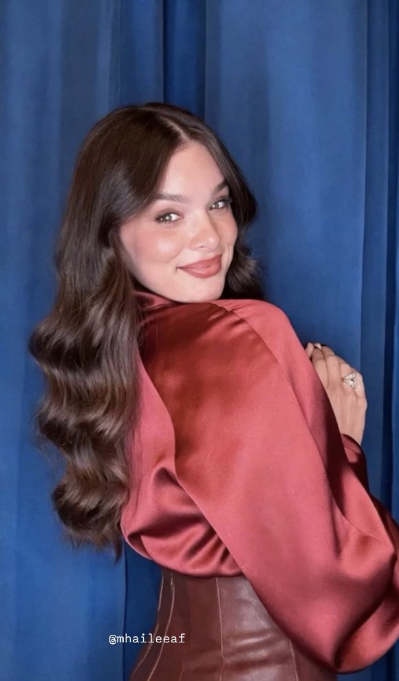 mhaileeaf's tweet photo. Hailee Steinfeld
today’s new pics! <3 https://t.co/JS8rsTOiLm
