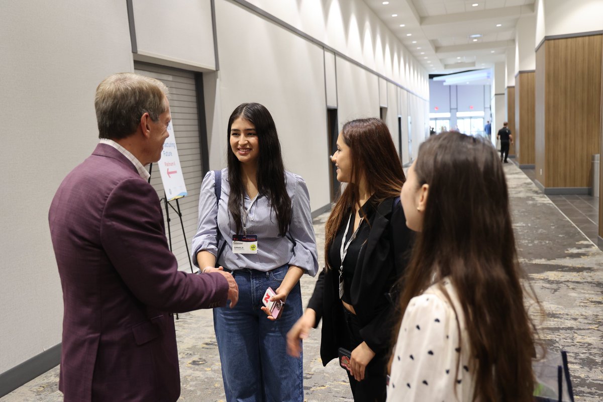 DevelopNebraska's tweet photo. Thrilled to welcome 500 students to Kearney for the Governor’s Youth Summit! In its 2nd year, the event has doubled in size!

The Youth Summit provides high school students and recent grads with privileged access to internships, scholarships, and other career opportunities. https://t.co/vODykwdGve