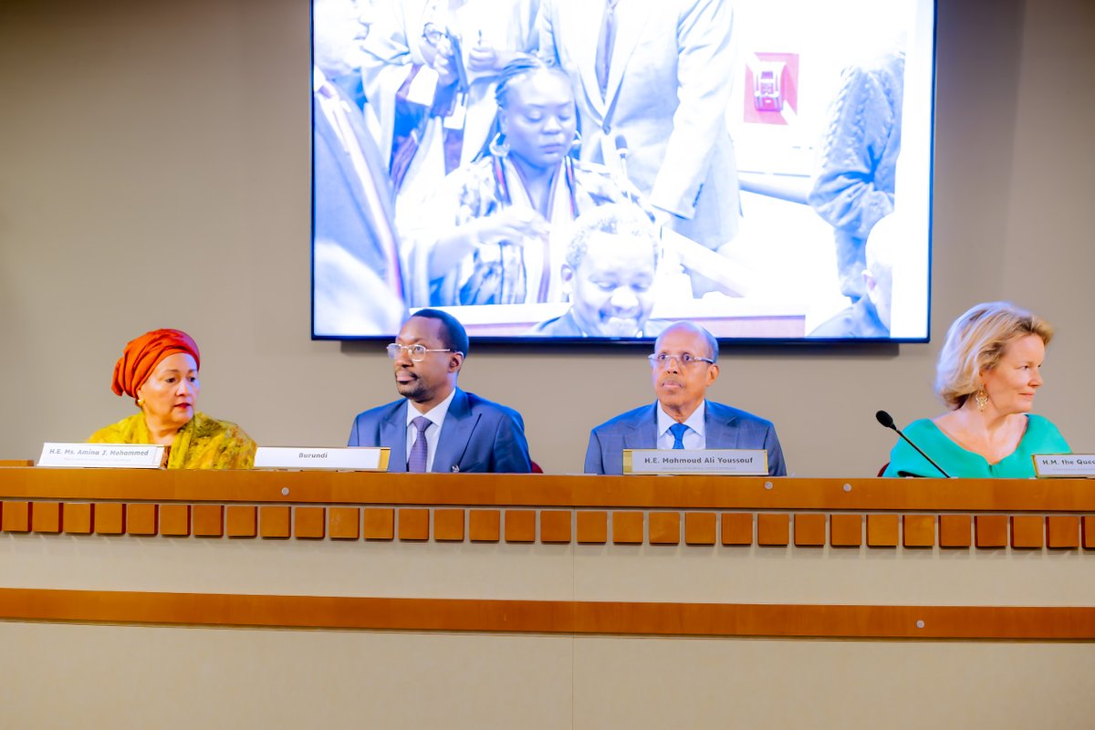 AminaJMohammed's tweet photo. Men go to war. 

Women are left to hold together what war broke and accept agreements they had no hand in shaping.

There can be no lasting peace in the Great Lakes region without women at the table and at the heart of prevention and decision-making. https://t.co/6OyUgzyJnf