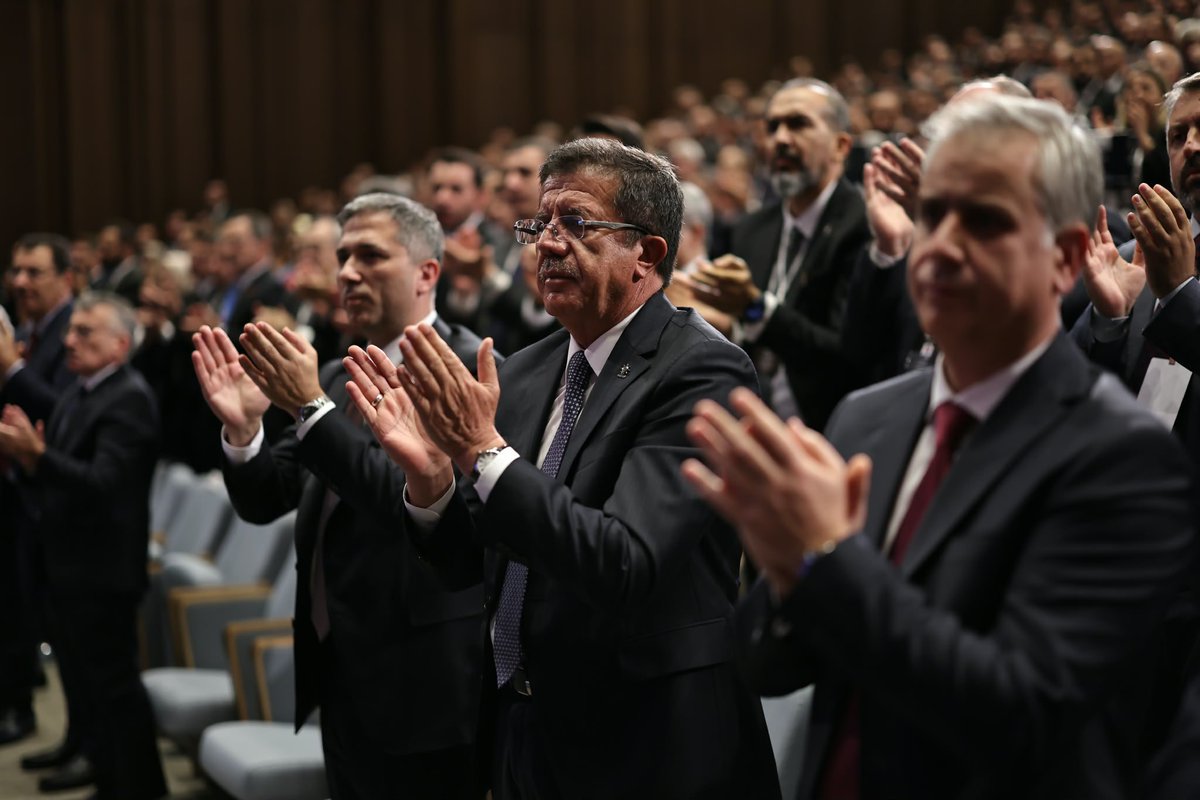 ZeybekciNihat's tweet photo. 📍 AK Parti Genel Merkezi

Genel Başkanımız ve Cumhurbaşkanımız Sayın @RTErdogan ’ın katılımlarıyla Genişletilmiş İl Başkanları Toplantımızı gerçekleştirdik.

Milletimize hizmet yolunda teşkilatlarımızla omuz omuza, aynı azim ve kararlılıkla çalışmaya devam edeceğiz. https://t.co/YHGMqQFrUC