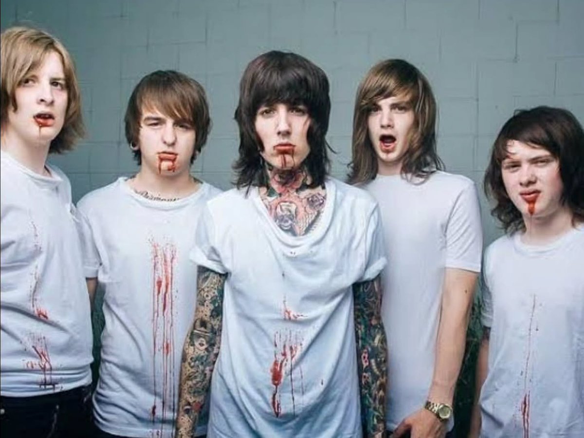 0lisyked's tweet photo. 18 years of suicide season! https://t.co/hddCLcFqAz