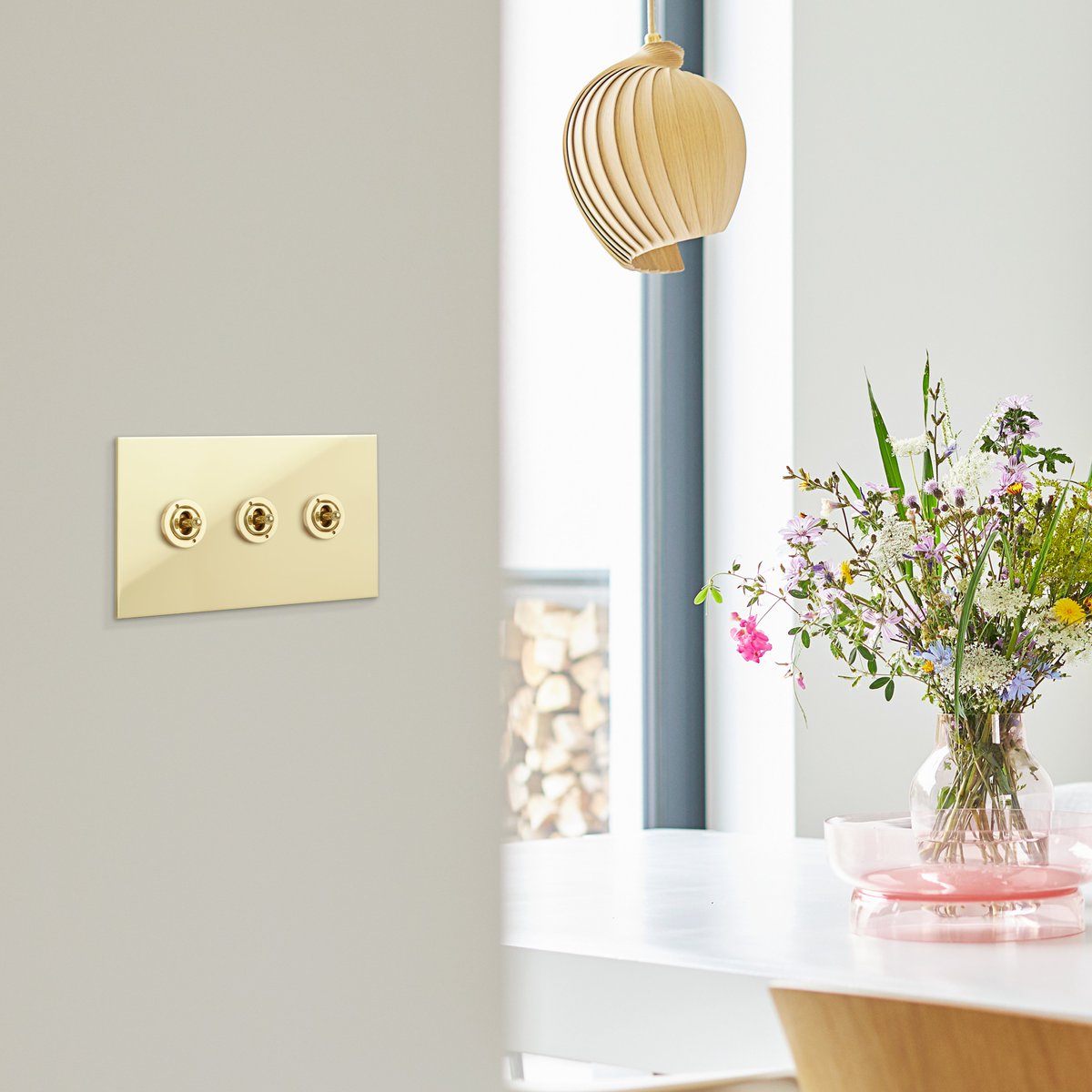 FocusSB's tweet photo. At Focus SB, luxury lies in the details. Our hand-crafted electrical accessories feature living finishes that evolve uniquely, ensuring no two spaces are alike. For continuity, order in a single batch. #LivingFinishes #InteriorDesigners #ArchitecturalLighting https://t.co/P51TV9ctt3