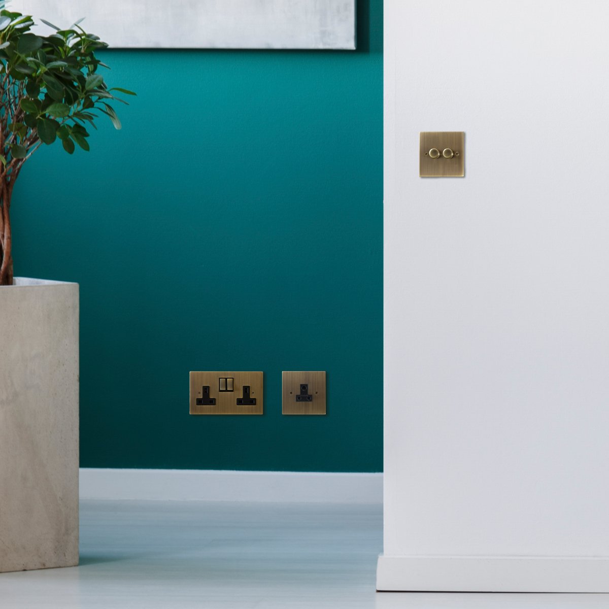 FocusSB's tweet photo. At Focus SB, luxury lies in the details. Our hand-crafted electrical accessories feature living finishes that evolve uniquely, ensuring no two spaces are alike. For continuity, order in a single batch. #LivingFinishes #InteriorDesigners #ArchitecturalLighting https://t.co/P51TV9ctt3