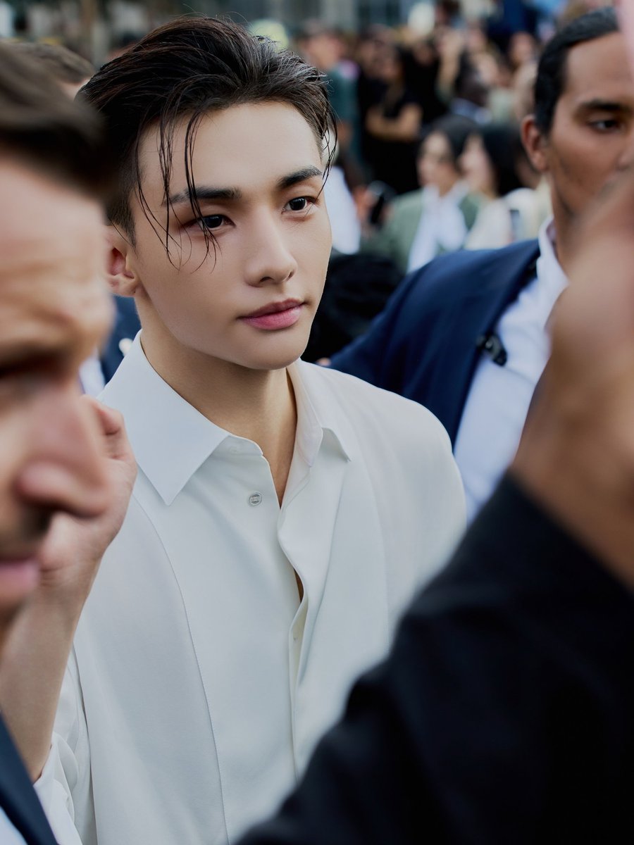 ssomi_SKZlove's tweet photo. 임재현 포토그래퍼님 인스타 📸

HYUNJIN STUNS AT DIOR PFW 
#DiorSummer27_HYUNJIN
#HYUNJIN_PFW26 https://t.co/bTVHWQtdOU