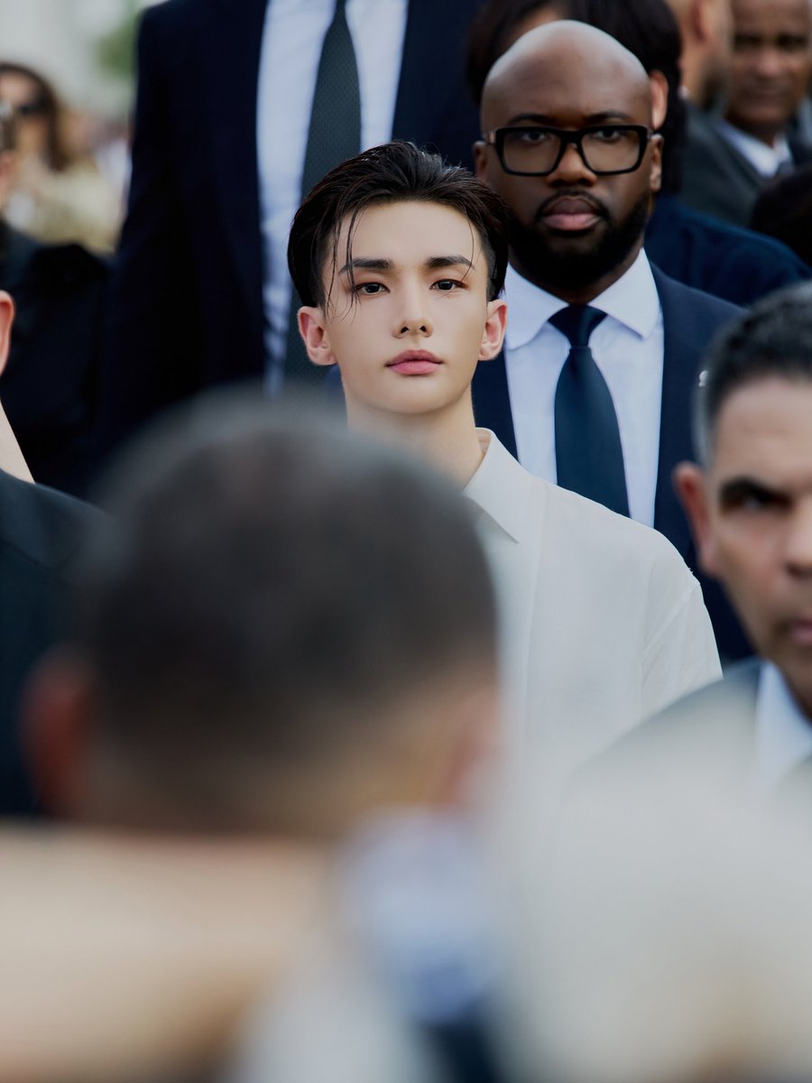 ssomi_SKZlove's tweet photo. 임재현 포토그래퍼님 인스타 📸

HYUNJIN STUNS AT DIOR PFW 
#DiorSummer27_HYUNJIN
#HYUNJIN_PFW26 https://t.co/bTVHWQtdOU