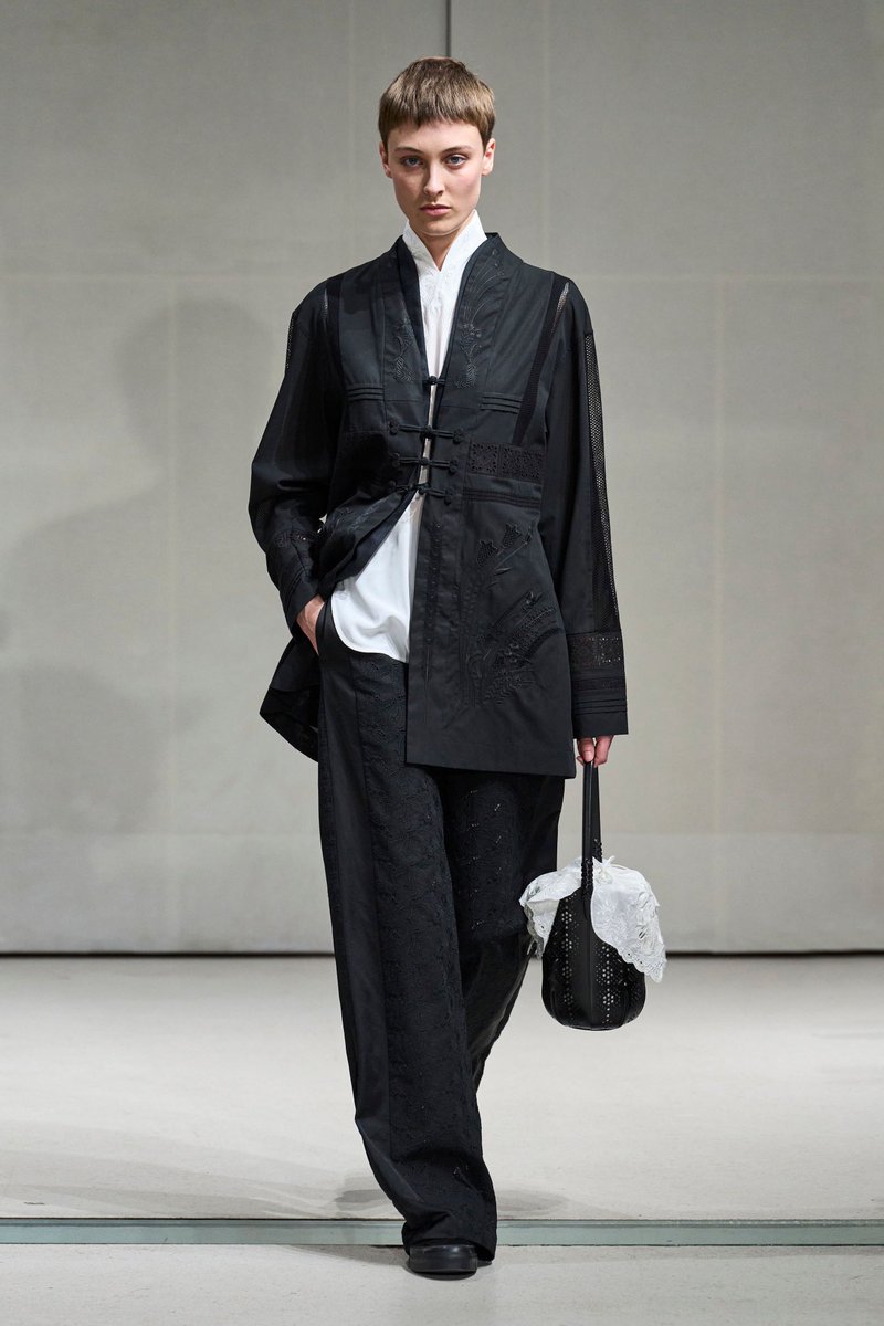 _venus_marie's tweet photo. mame kurogouchi s/s 2027 https://t.co/ZgAneCBUAx