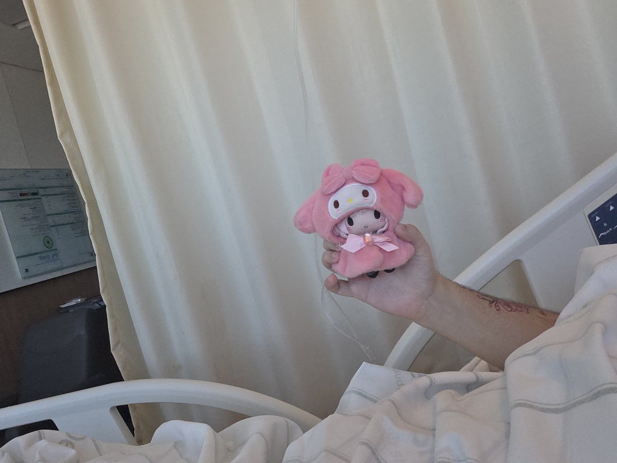 nicewhen's tweet photo. i am alive. top surgery's Over https://t.co/hkU9EXw1QV