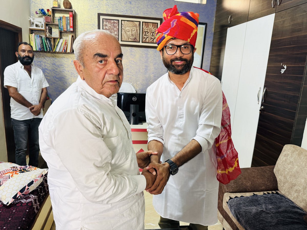 MlaSanchore's tweet photo. आज कांग्रेस कार्यालय सांचौर पर गुजरात प्रदेश कांग्रेस कमेटी के कार्यकारी अध्यक्ष एवं वड़गाम विधायक श्री जिग्नेश मेवानी जी का स्वागत एवं अभिनंदन किया।
@jigneshmevani80 https://t.co/ULeopFJjgi