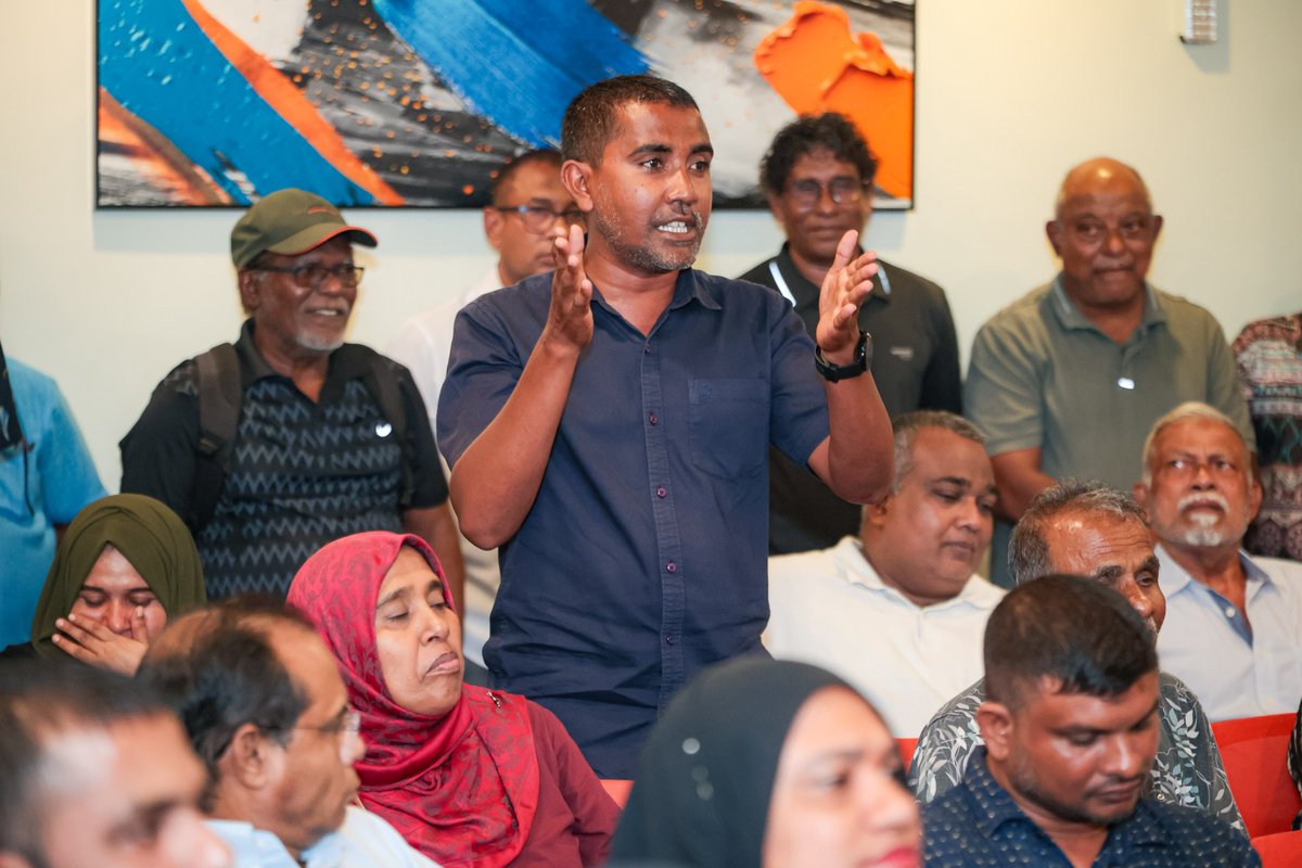 Mohamedfaisalv's tweet photo. Dhivehin ge ummeedhu thakah mi adhu mi vanee kolhufain jahaafa iraadha kureh viyaam alhugandu thibey fuluhunge ummeedhu thakuga kula jassaa dheynan. @abdulla_shahid @aabaareh #FudhutheriDivehiRaajje https://t.co/J9rLHYy8j7