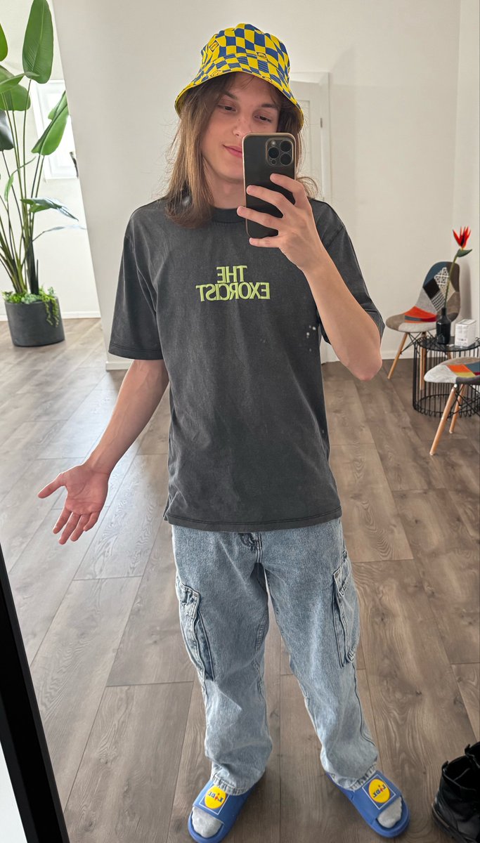 aqueousfella's tweet photo. Reposting cuz twitter is horrible when it comes to images but I’m slowly putting together a lidl fit https://t.co/wp6rCpzApE