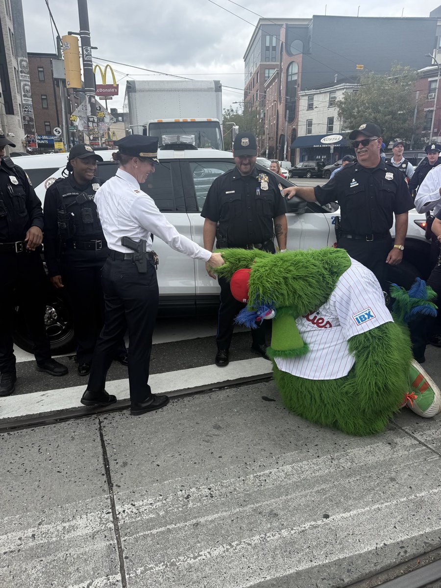 PPD26Dist's tweet photo. GO PHILS!!! @Phillies https://t.co/5En1UWx5Fj