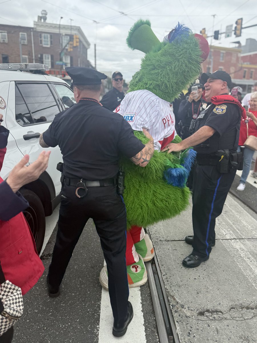 PPD26Dist's tweet photo. GO PHILS!!! @Phillies https://t.co/5En1UWx5Fj