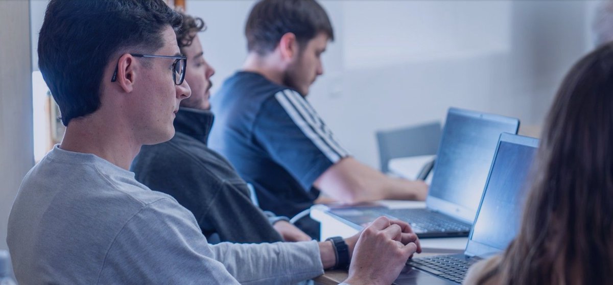 UCCoficial's tweet photo. ¿Estás pensando en mejorar y profundizar tu formación profesional con un POSGRADO?🤔💪

En la UCC abrimos el proceso de admisión para quienes están interesados en comenzar a cursar doctorados, maestrías o especializaciones en 2027, en nuestra Escuela de Posgrado.

Tené presente que ofrecemos carreras con modalidades híbridas y 100 % a distancia, para responder a los desafíos del ejercicio profesional contemporáneo e impulsar el desarrollo de carrera en diversas disciplinas.

Accedé a bonificaciones especiales por inscripción anticipada.

Toda la info que necesitás aquí➡️https://t.co/xY52NJwXBN