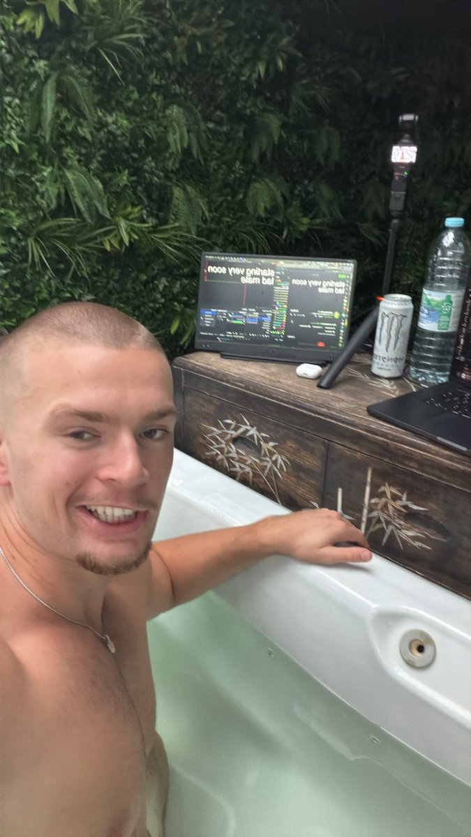 jackedgambles's tweet photo. yeh we live from the tub

https://t.co/c5ePlw5P7c https://t.co/7C3VZuxZnM