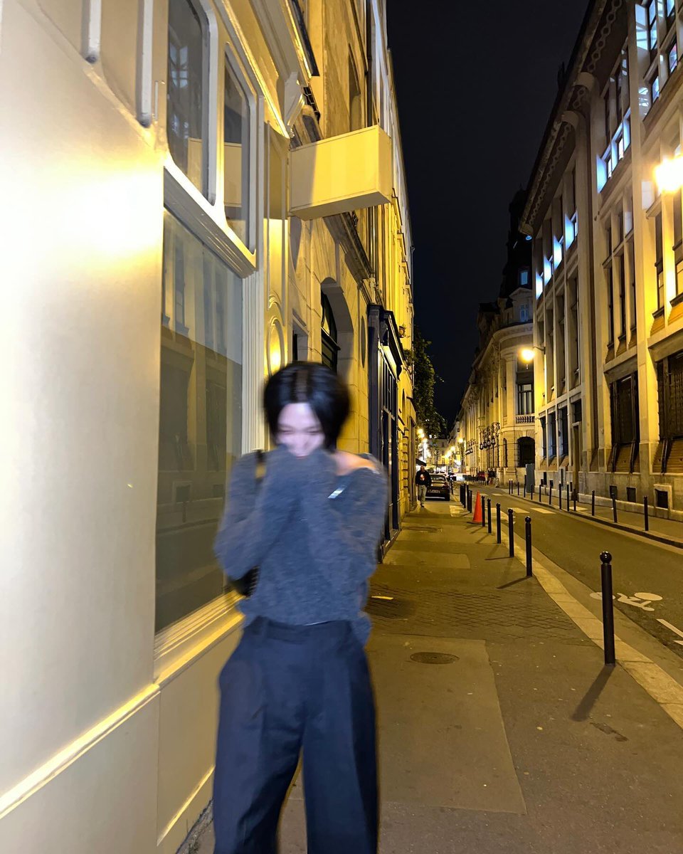 bounyhwa's tweet photo. his first fashion week appearance leading up to these beautiful pictures like ... he is so Ethereal ... an Angel .... wine drunk angel mama https://t.co/O3NQmHORuM
