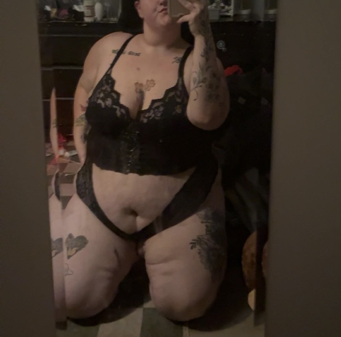 fuxkthisshxt69's tweet photo. Milfs do it better😈 https://t.co/xqlqQlQtlz