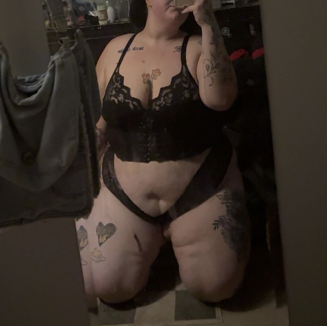 fuxkthisshxt69's tweet photo. Milfs do it better😈 https://t.co/xqlqQlQtlz