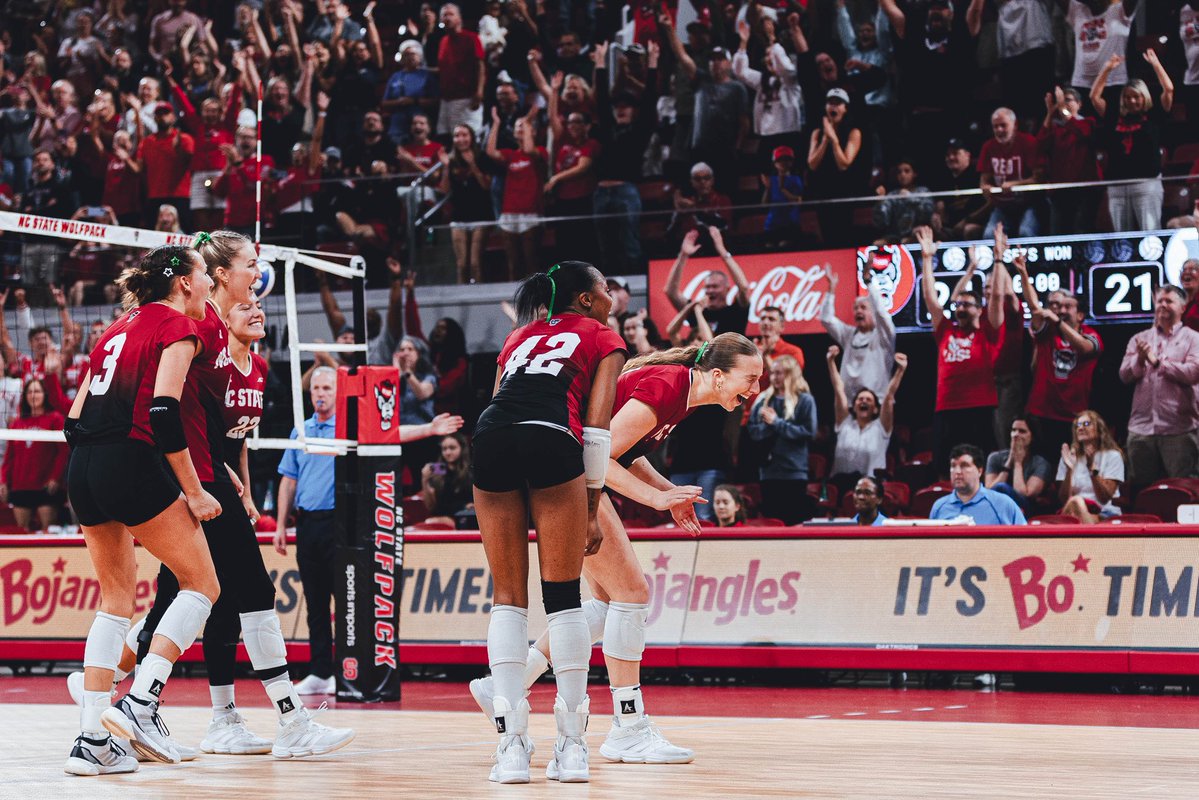 PackVball's tweet photo. One thing about us, we���re ALWAYS gonna be hyped ⚡️ https://t.co/wyivq7K7EO