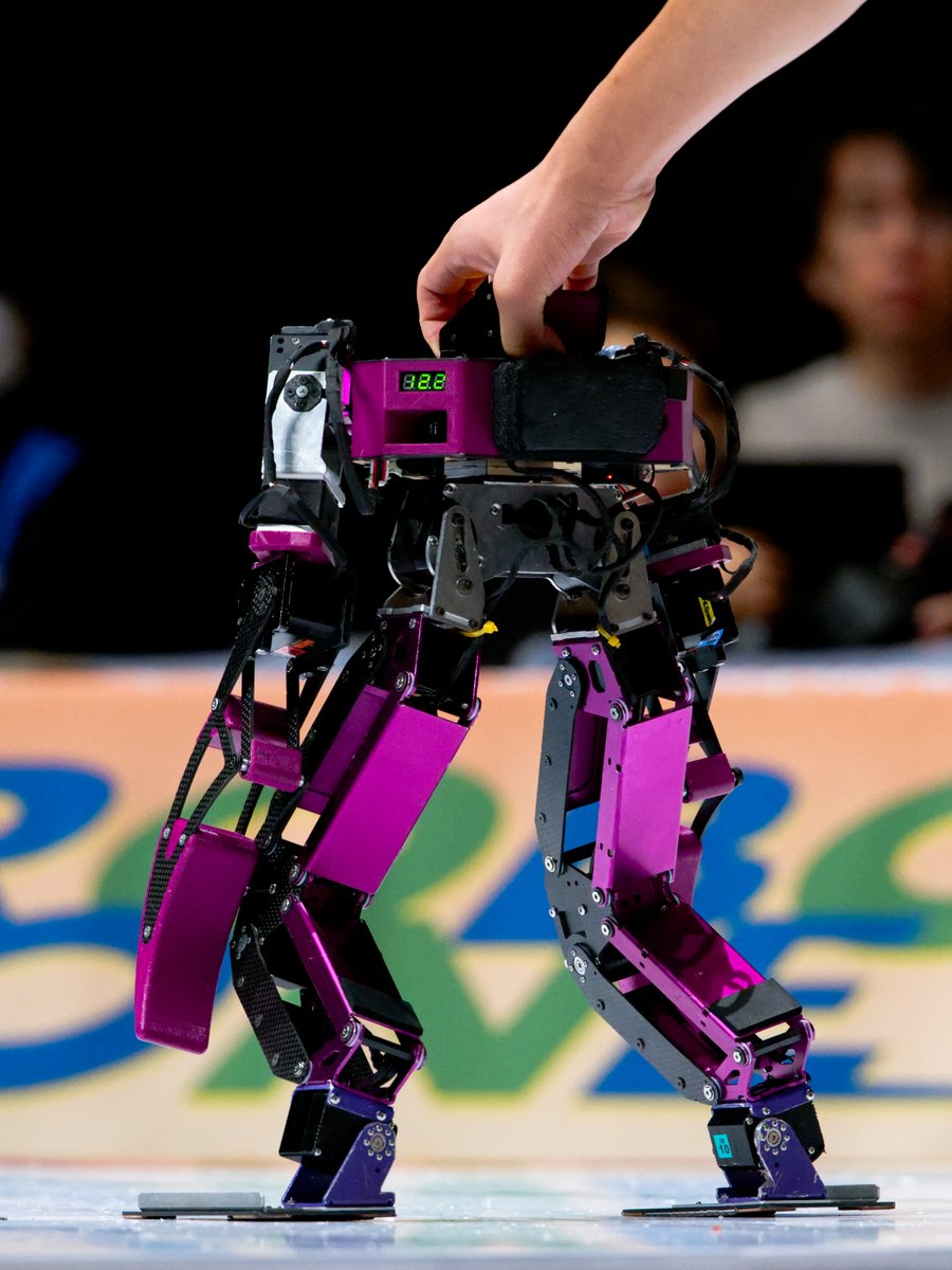 burio_temporary's tweet photo. 立ち姿
#ROBOONE
#robot https://t.co/NvJLCCgKz4