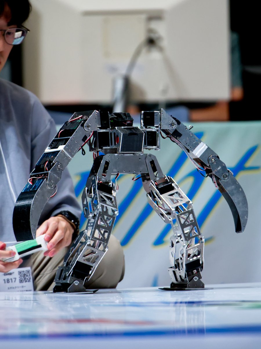 burio_temporary's tweet photo. 立ち姿
#ROBOONE
#robot https://t.co/NvJLCCgKz4