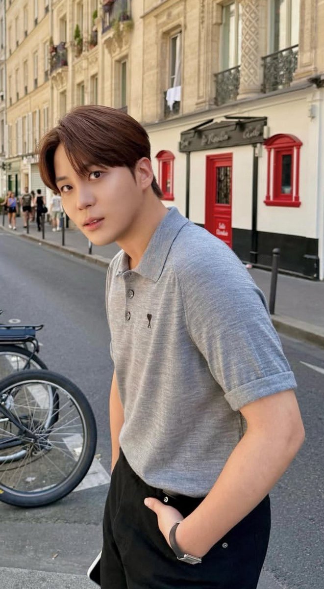 Jjongielover_00's tweet photo. This bf look... I'm literally melting 🫠🫠 https://t.co/cpa6SO2KbG